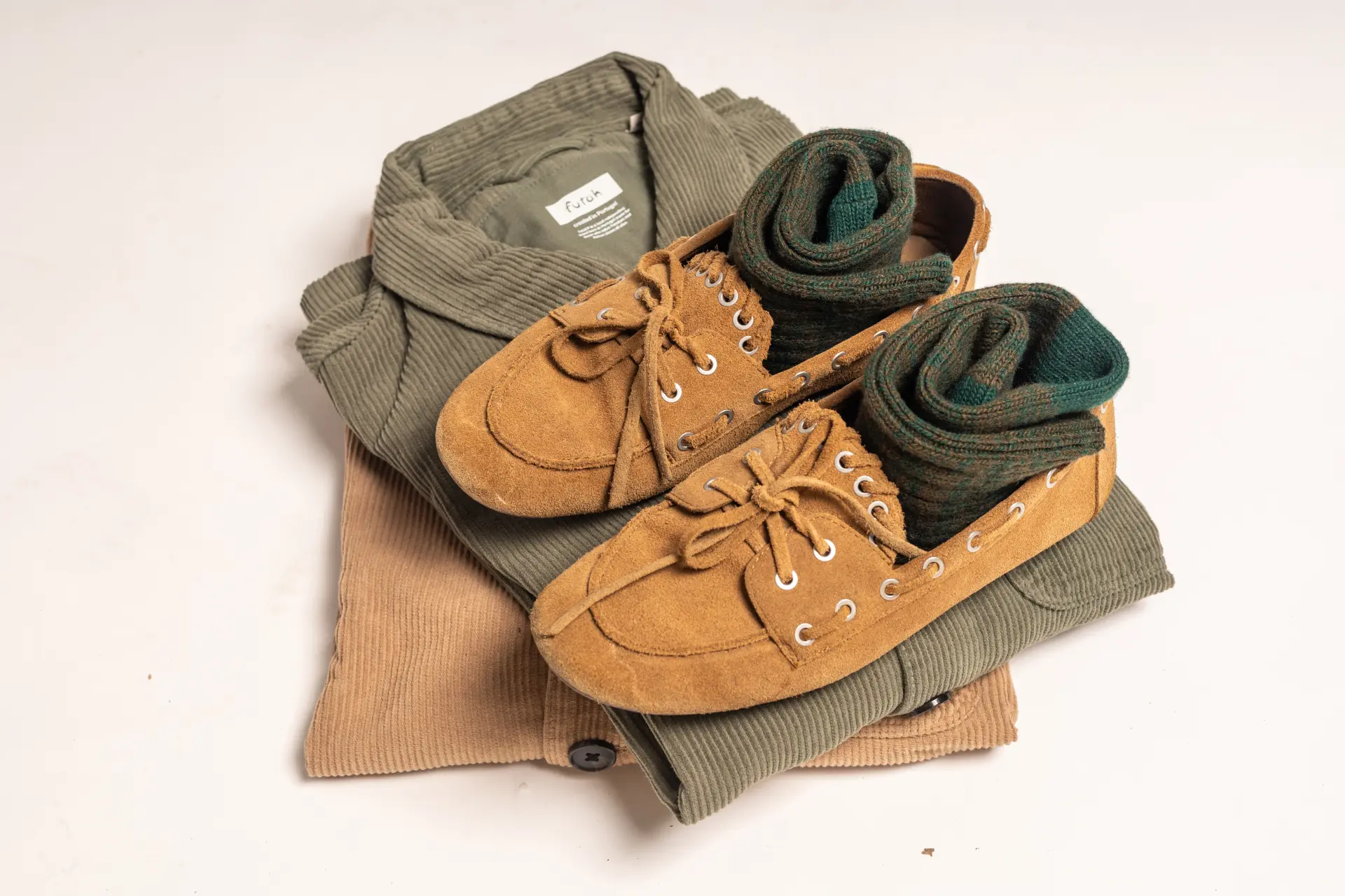 Futah - Cashmere & Wool Olive Socks (3)