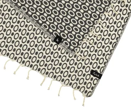 Pulse Black XL Towel (2)